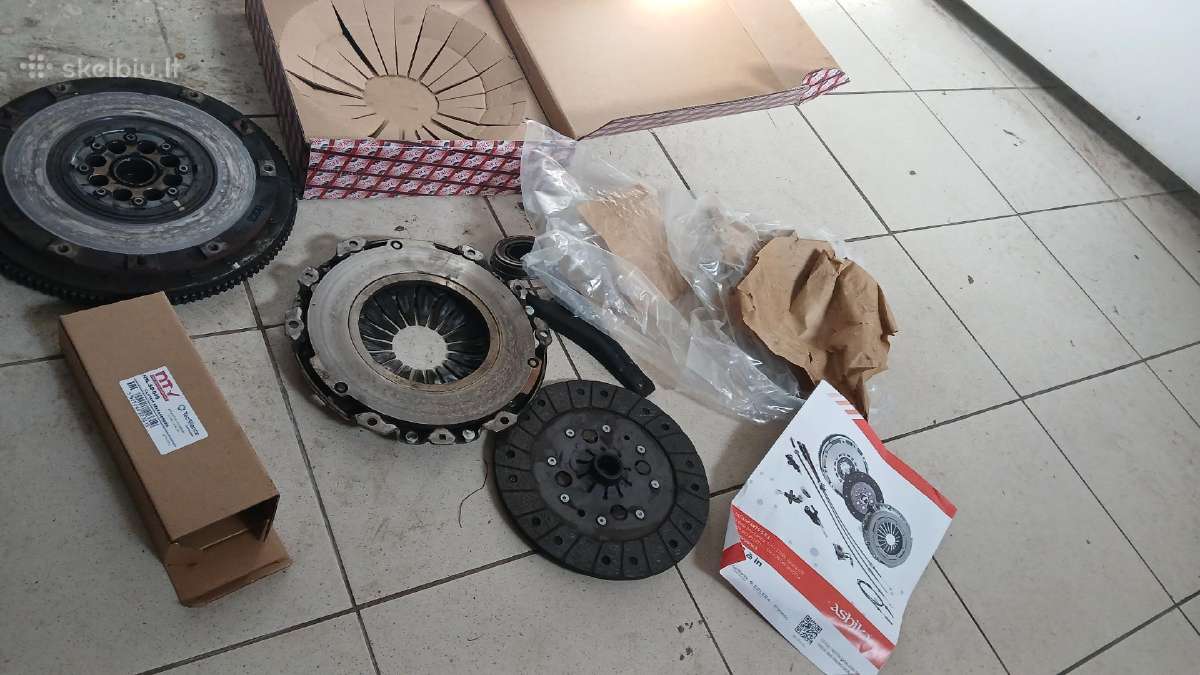 Subaru outback sankabos komplektas + smagratis