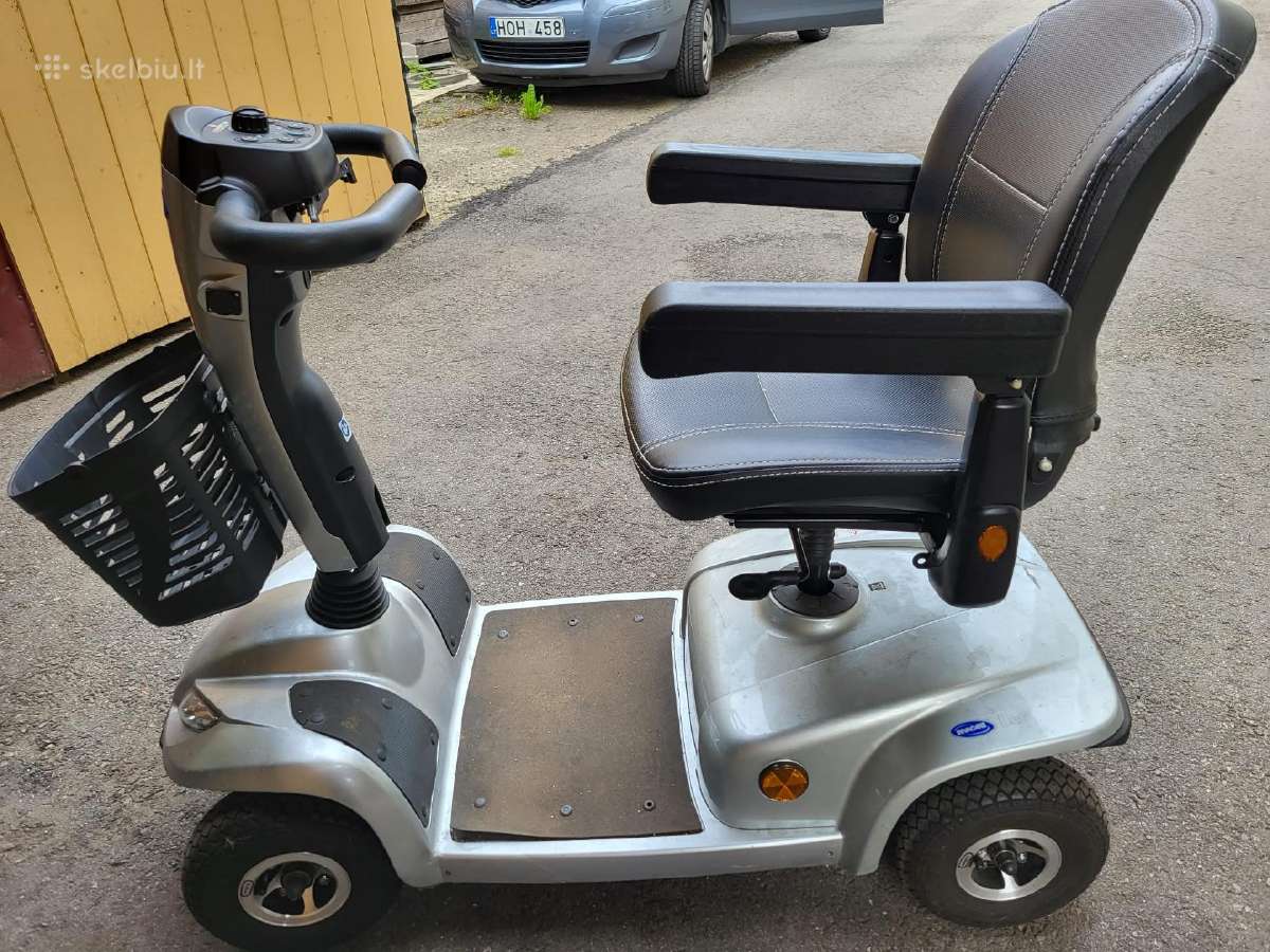 Skuteris Invacare Leo, 8 km/h, 4 ratai