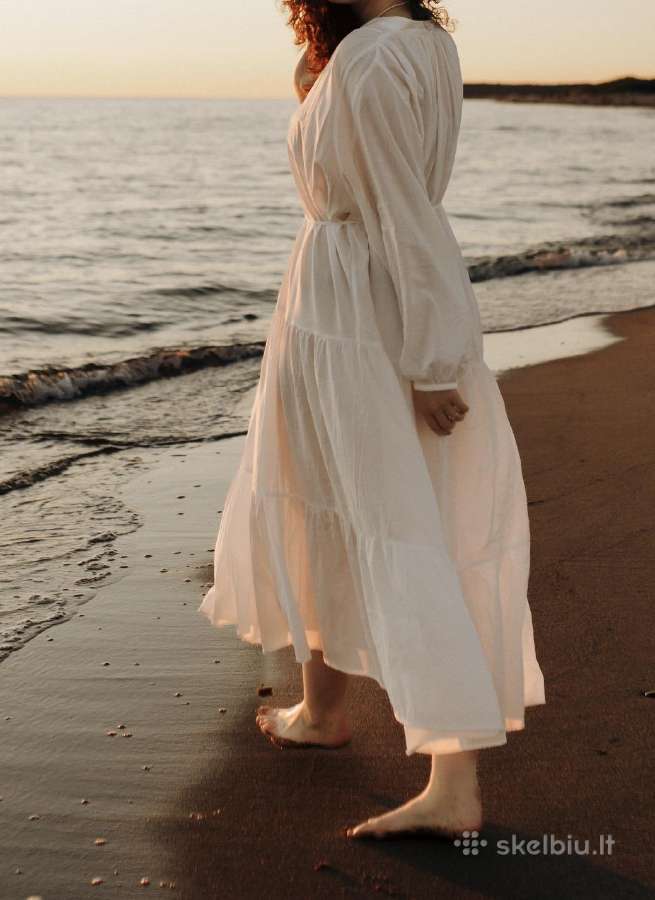 Balta suknelė