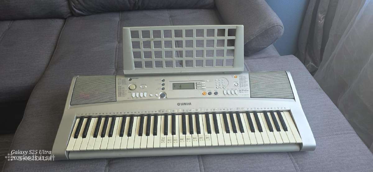 Sintezatorius Yamaha Psr-e303 (su stovu ir priedai