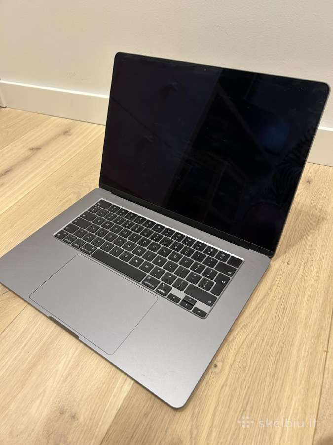 Parduodamas praktiškai nenaudotas MacBook Air 15