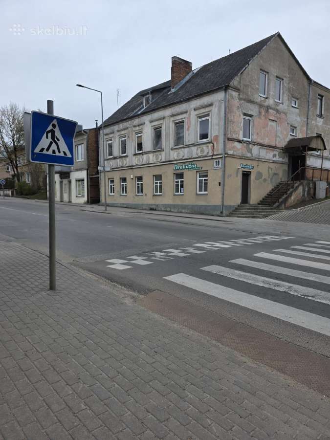Parduodamos komercinės paskirties patalpos.