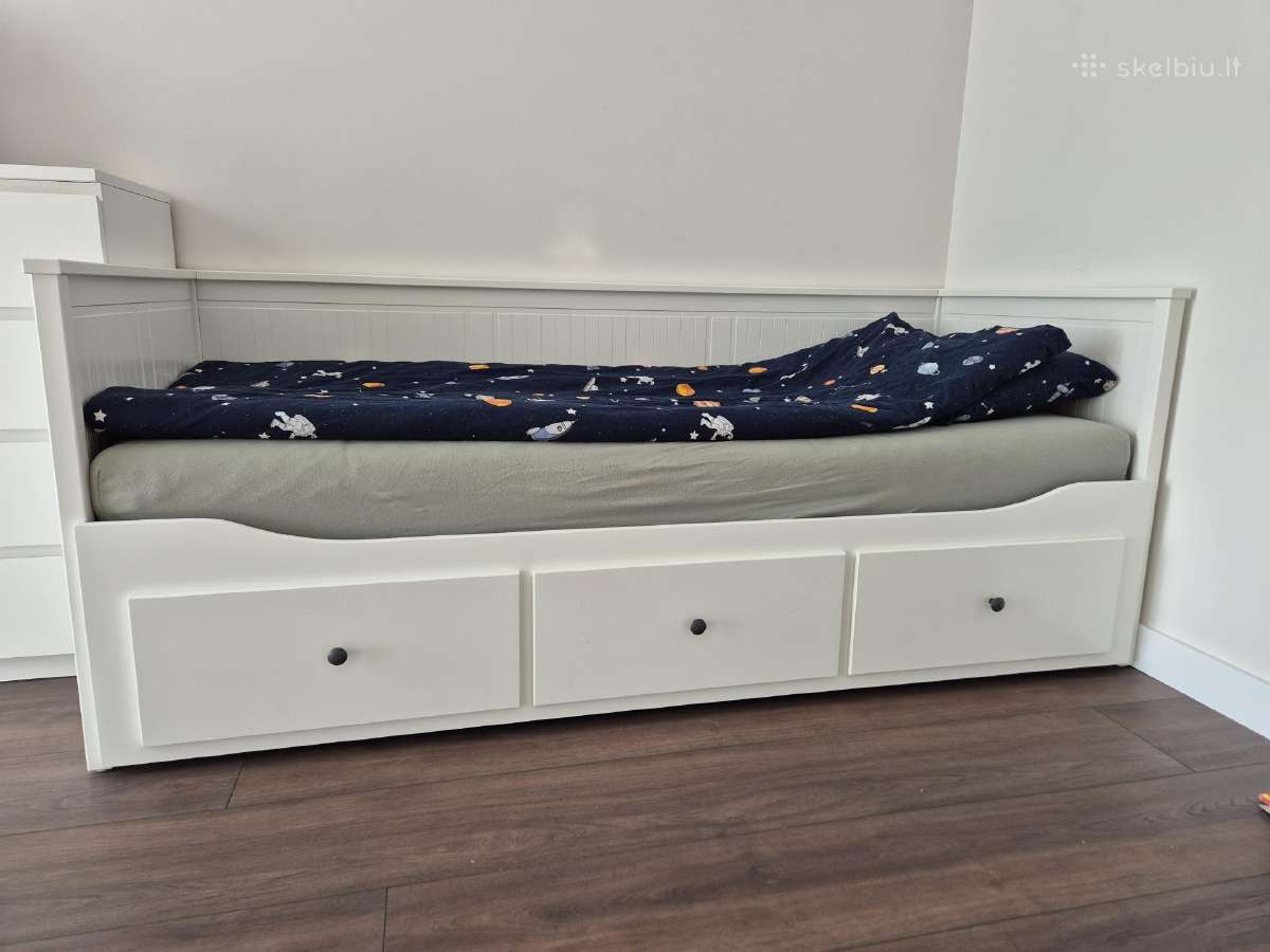 Naudota lova/kušetė Hemnes su čiužiniais - 250eur