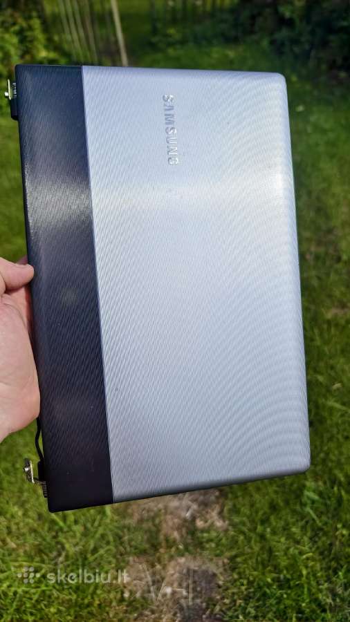 Samsung np300e5a likusios dalys