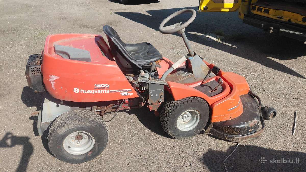 Husqvarna rider su defektu