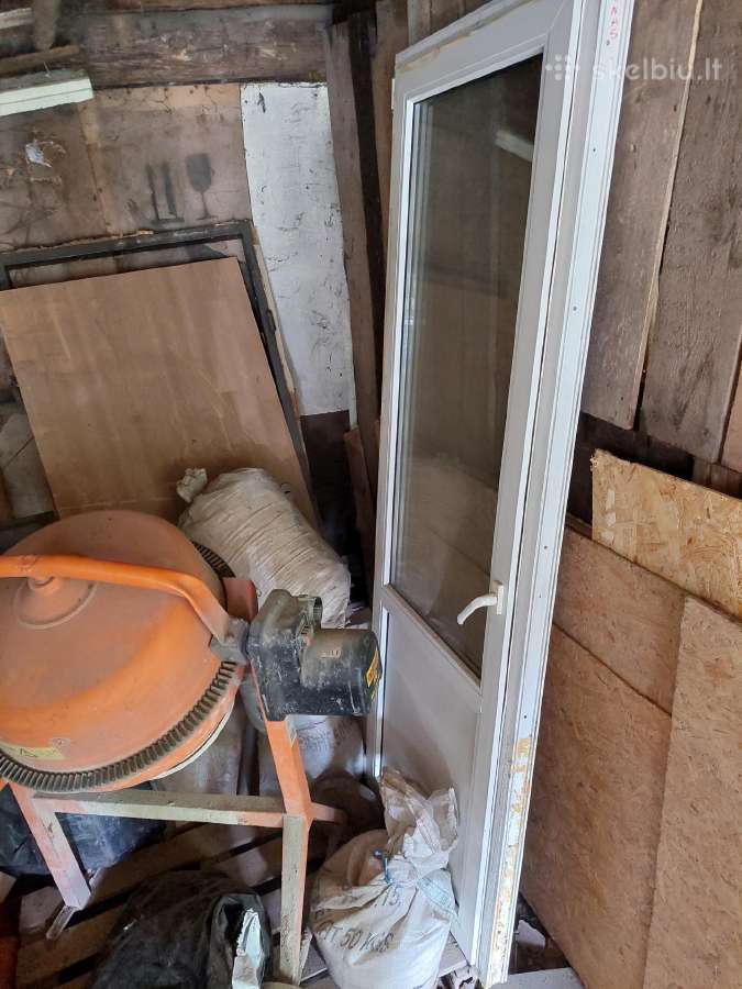 Plastikinės balkono durys