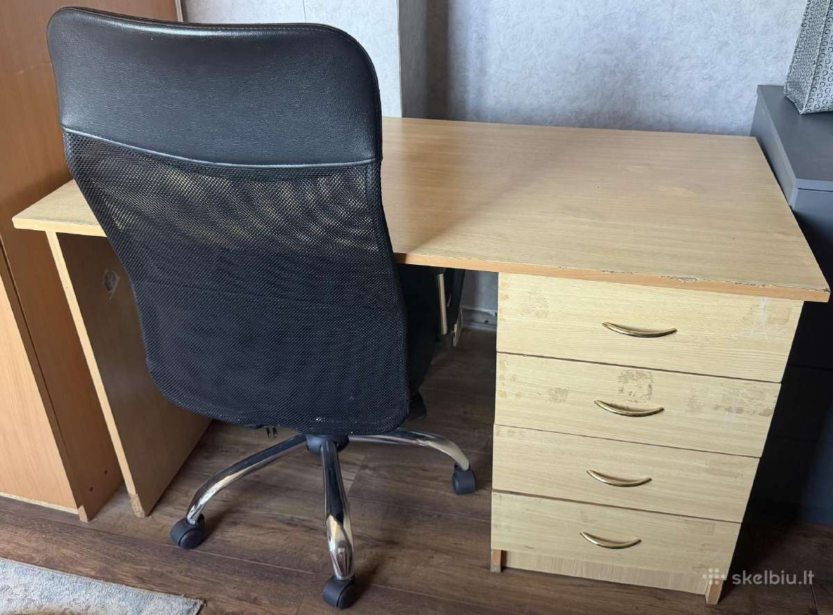 Rašomasis stalas su kėde