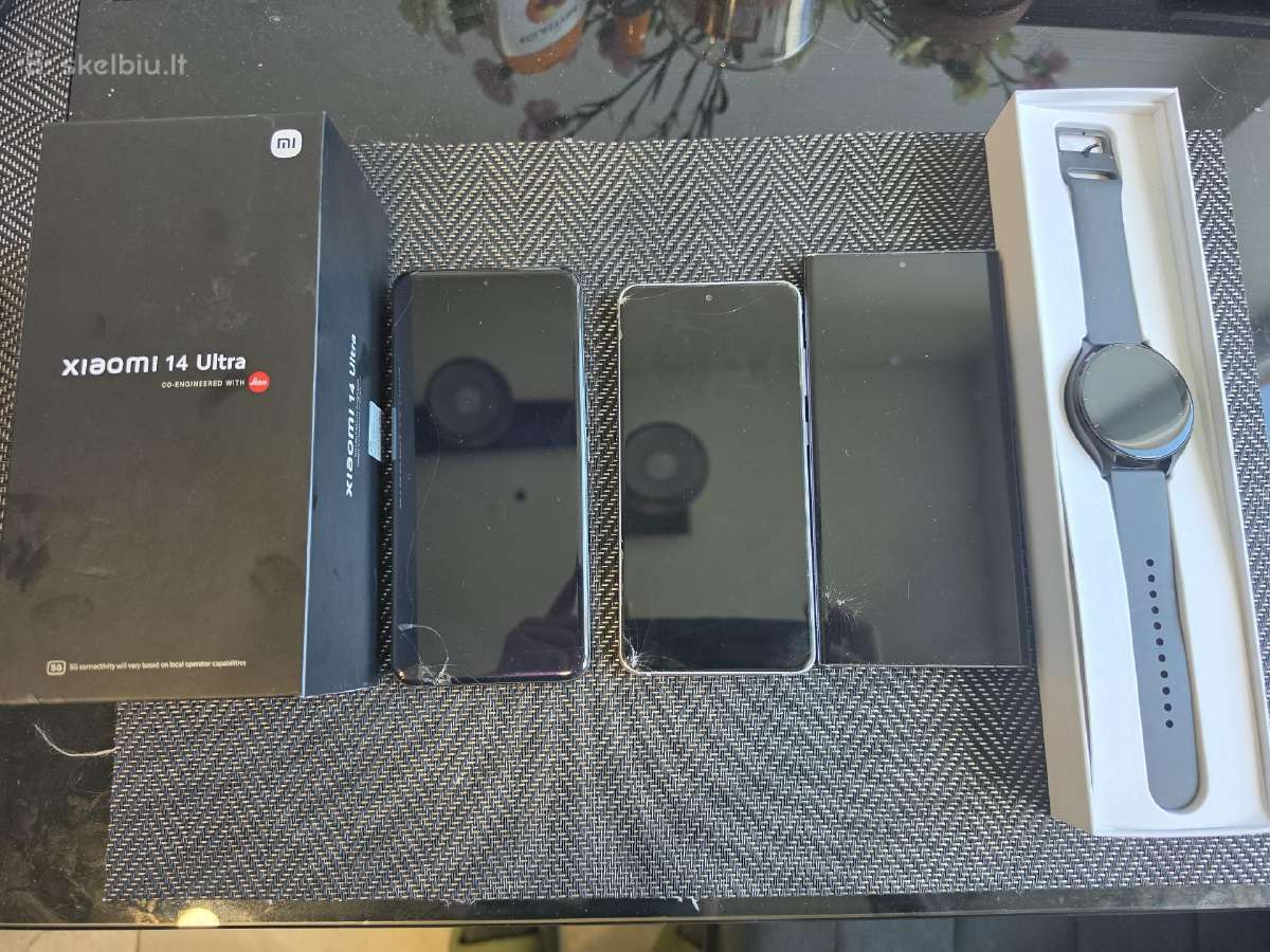 3 telefonai ir laikrodis