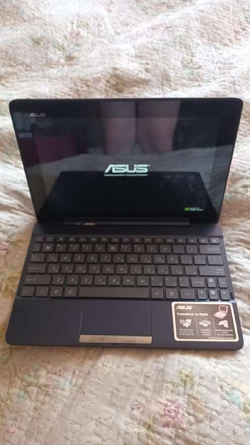 Planšete asus transformer Tf300t