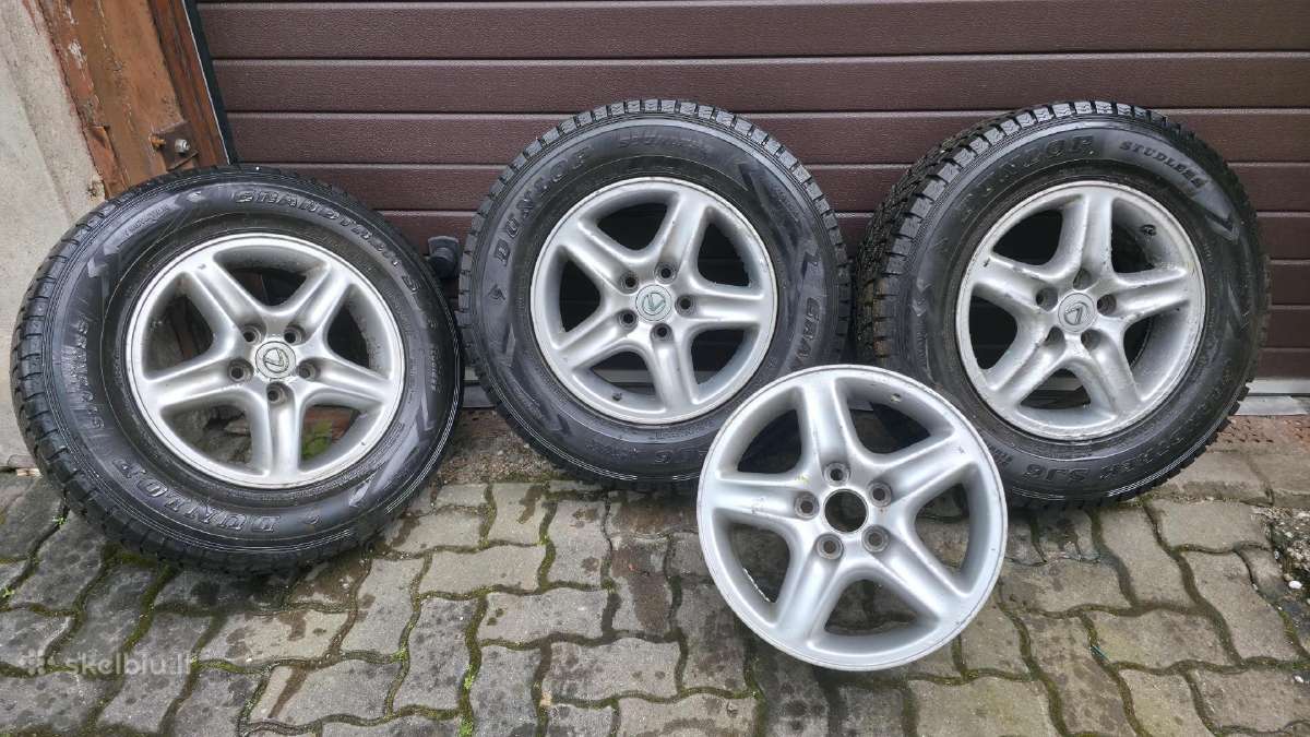Lieti ratlankiai Lexus su M+s trimis padangomis.