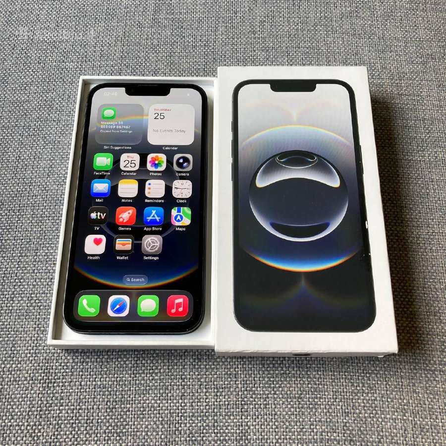 Apple iPhone 16e Black