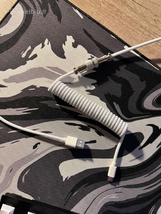 Baltas coiled klaviatūros kabelis - nuotraukos Nr. 2