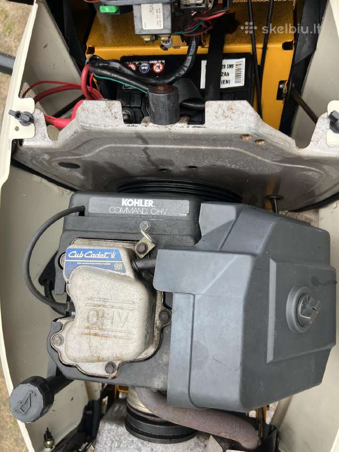 Cub Cadet 2000 Series 16 Ag vejos traktoriukas - nuotraukos Nr. 3