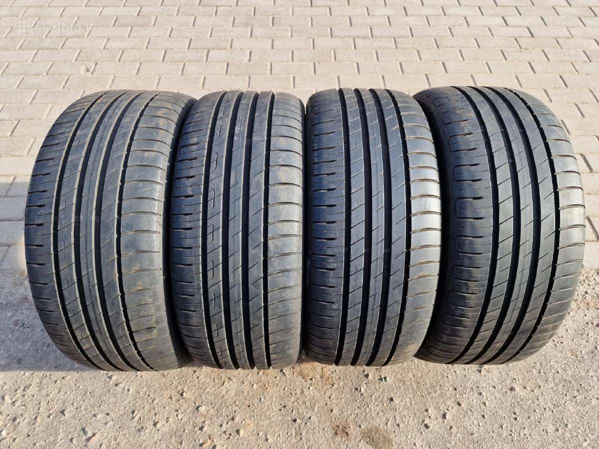 4vnt r18 225/40 92w XL Good/year Efficient Grip