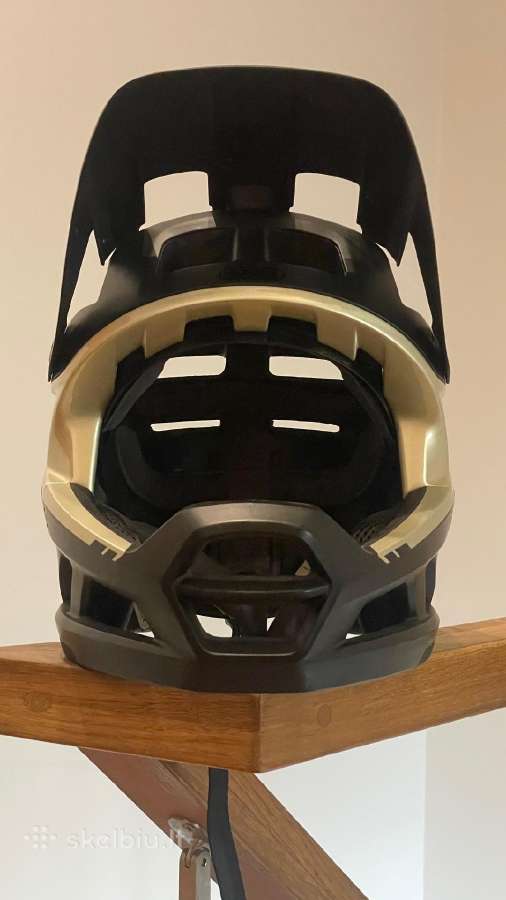 Šalmas abus airdrop mips black gold
