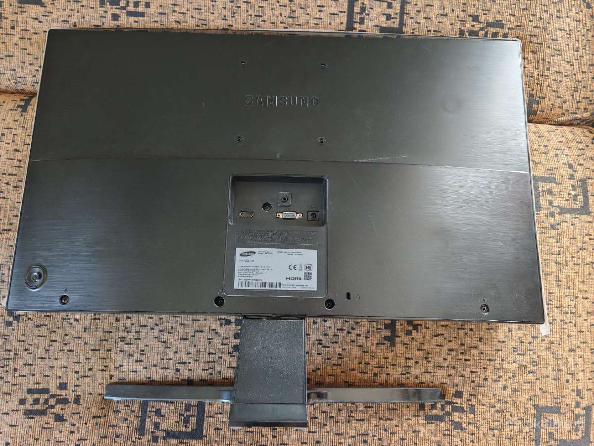 Monitorius Samsung 27 coliu Lenktas Full HD hdmi - nuotraukos Nr. 2
