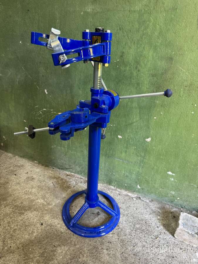 Mechaninis spyruoklių suspaudėjas