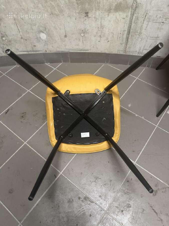 2 kedziu metalines kojos