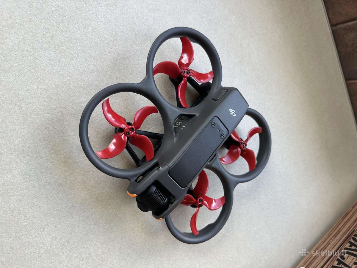 Dronas dji avata su baterija