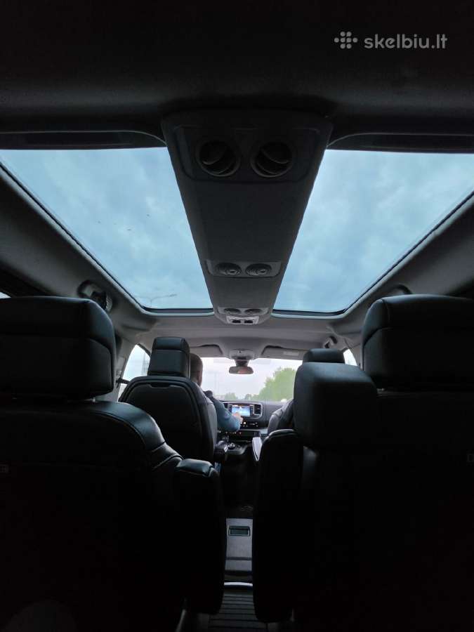 Prabangaus 7 vietų Toyota Proace Verso VIP nuoma