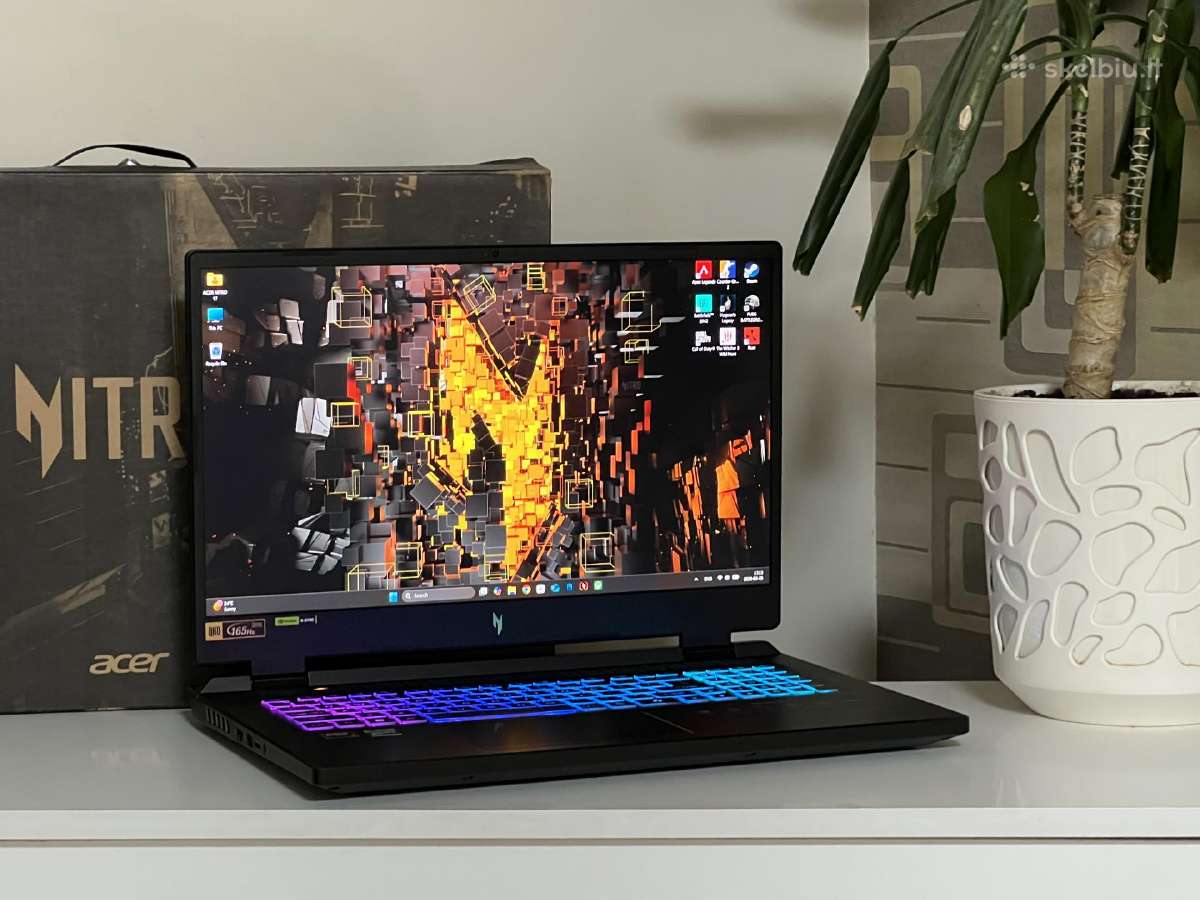 Parduodamas Nitro 17 su Rtx 4070, 2k 165hz, 1tb.