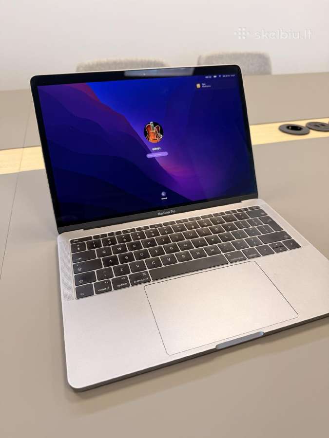 MacBook Pro 13", i7,16gb, 256gb - A1708