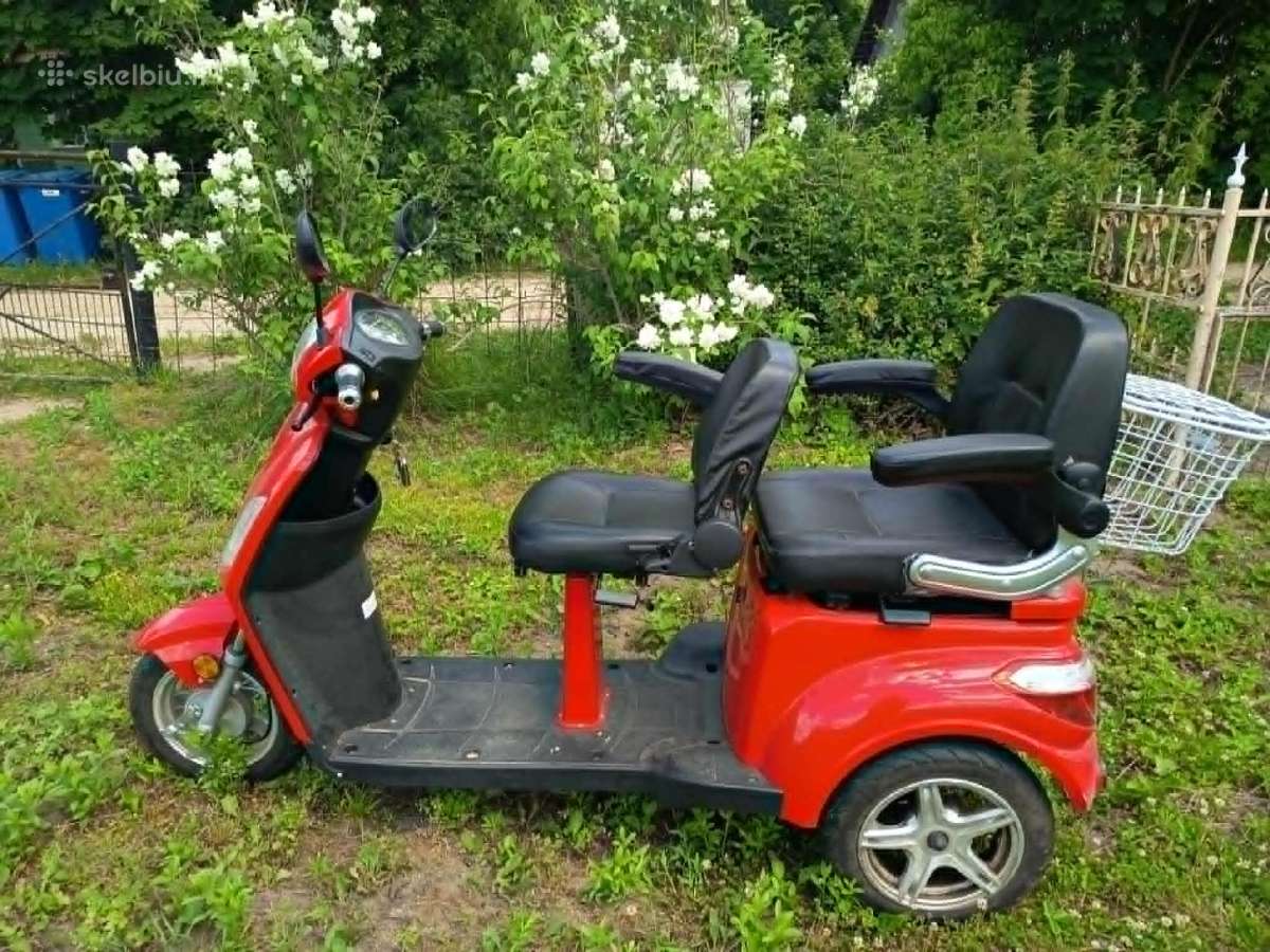 Parduodu triratį dvivietį elektrinį motorolerį