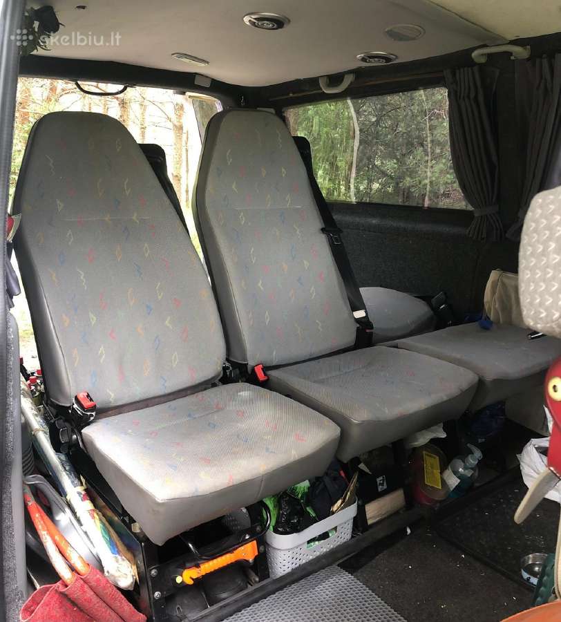 VW T5 Transporter sedynes
