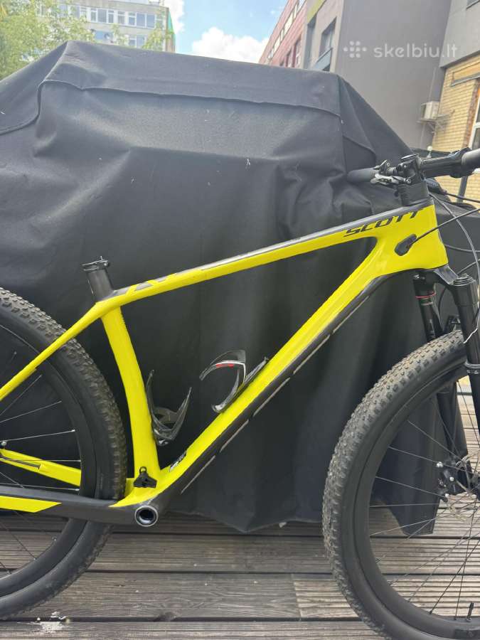 Scott Scale RC remas amortizatoriumi ir ratais