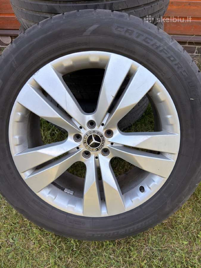 Mercedes Benz Ml ratlankiai su padangom R20