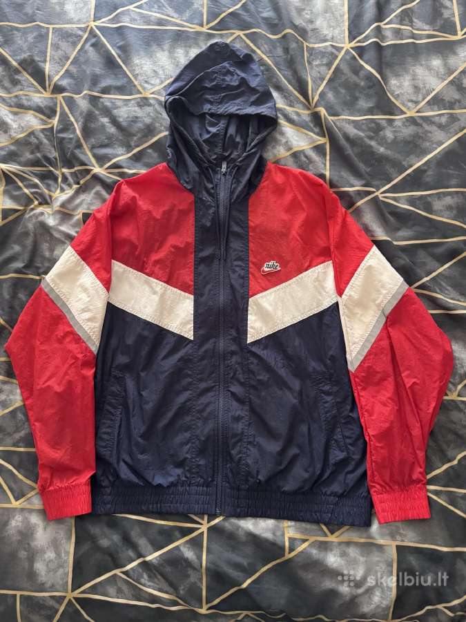 Nike vintažinio stiliaus windbreaker striukė su go