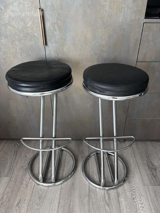 2 baro kėdės