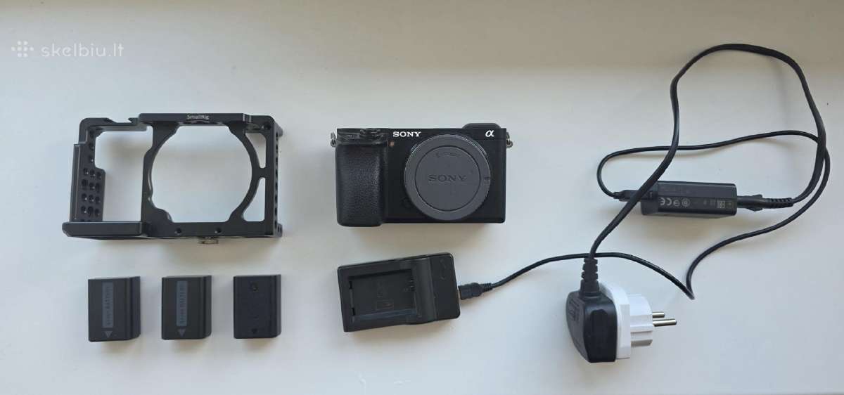 Sony a6300 su priedais