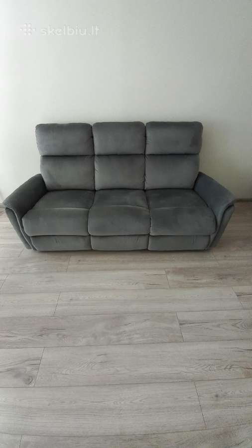 Reglaineris, sofa ir staliukai - nuotraukos Nr. 2