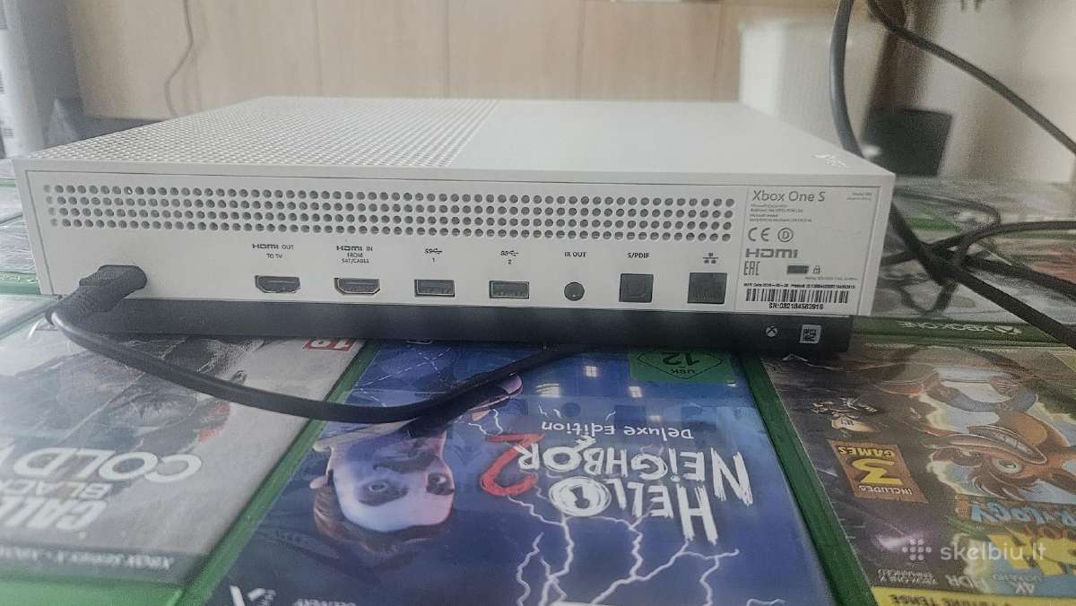 Parduodamas Xbox One S 1tb su 22 žaidimais