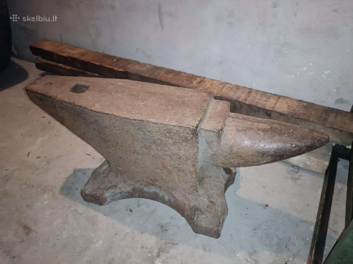 Puikios darbinės būklės 96 kg. priekalas