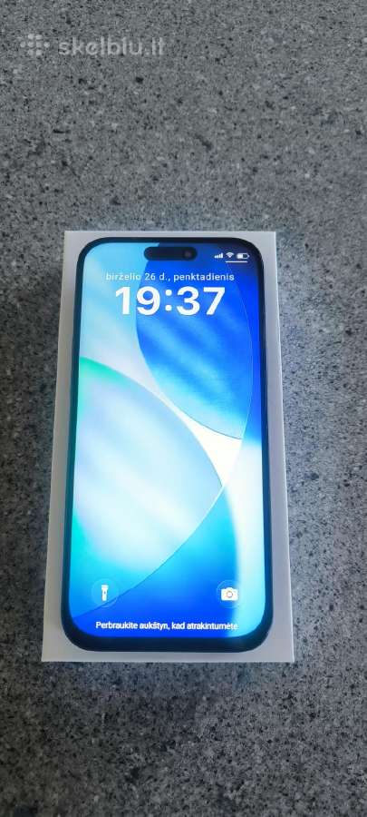 iPhone 17 pro max 1t f4k3