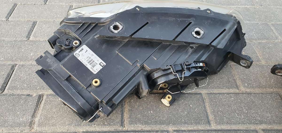 VW Passat B6 Xenon žibintai(valeo) +nauji stiklai - nuotraukos Nr. 8