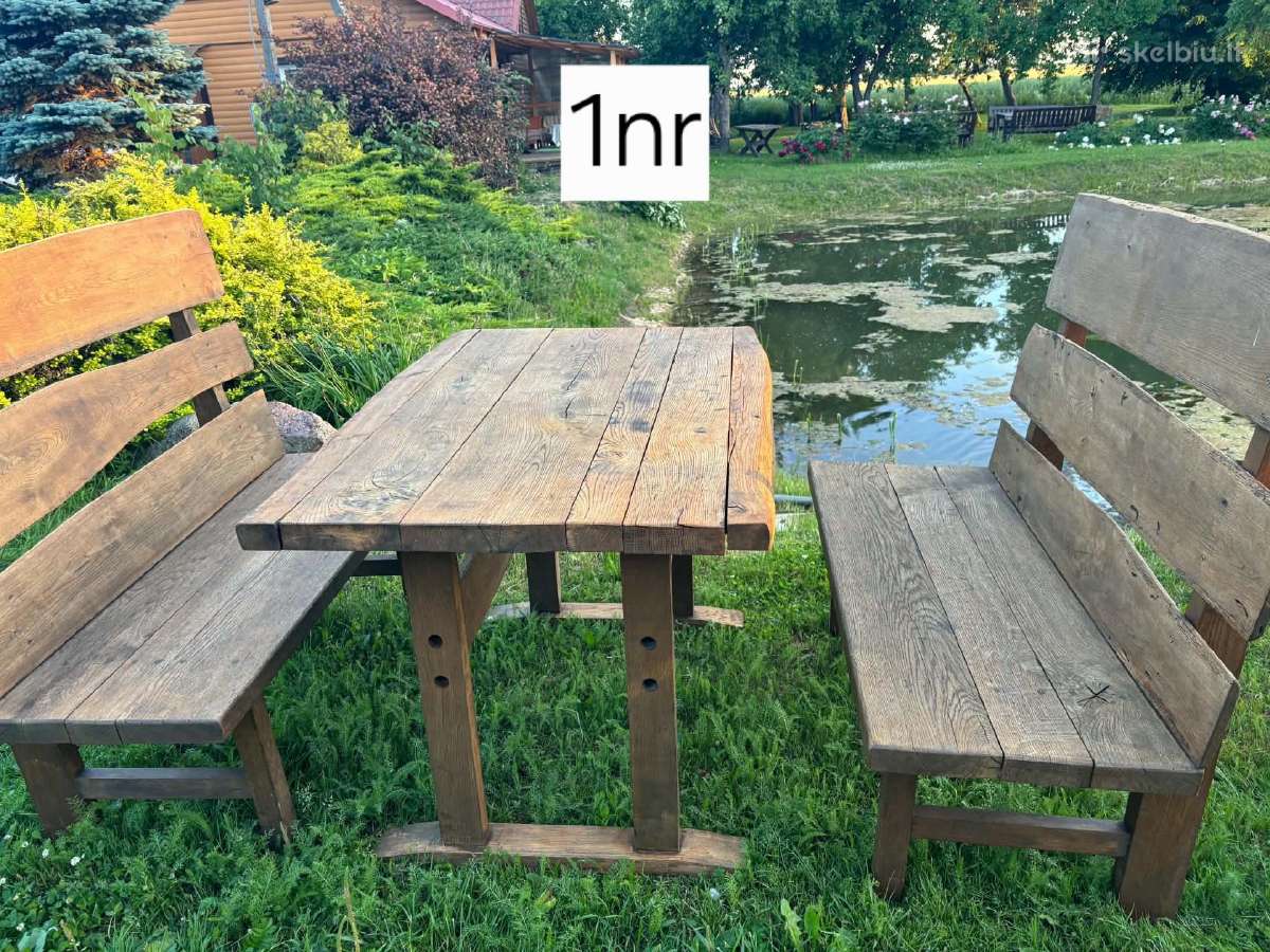 Parduodami naudoti ąžuoliniai lauko baldai