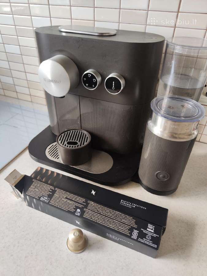 Nespresso Expert and Milk Delonghi kavos aparatas