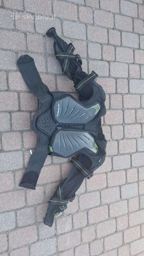 Šalmas ir moto kostiumas - nuotraukos Nr. 11