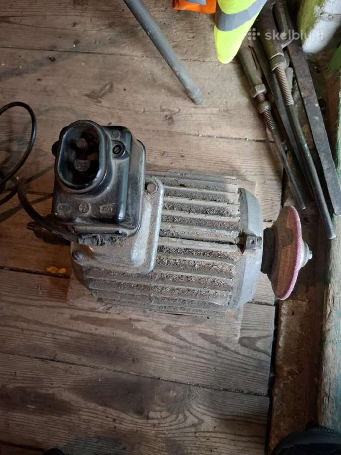 Parduodu rusišką elektros variklį / šmirgeli