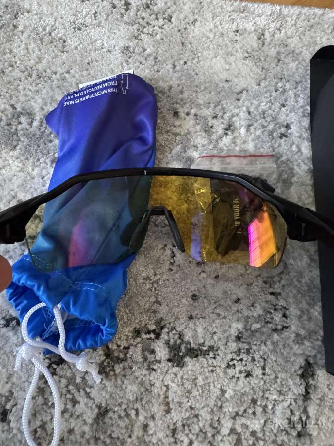 Sungod Velans 1 su Iris fotochrominiais lęšiais