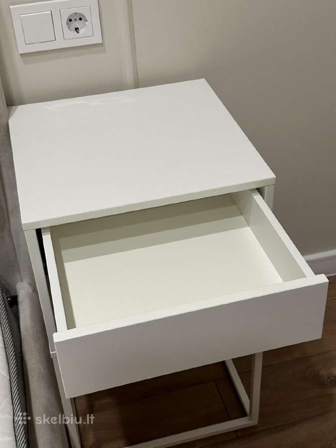 Parduodu 2 Ikea naktinius staliukus - nuotraukos Nr. 3