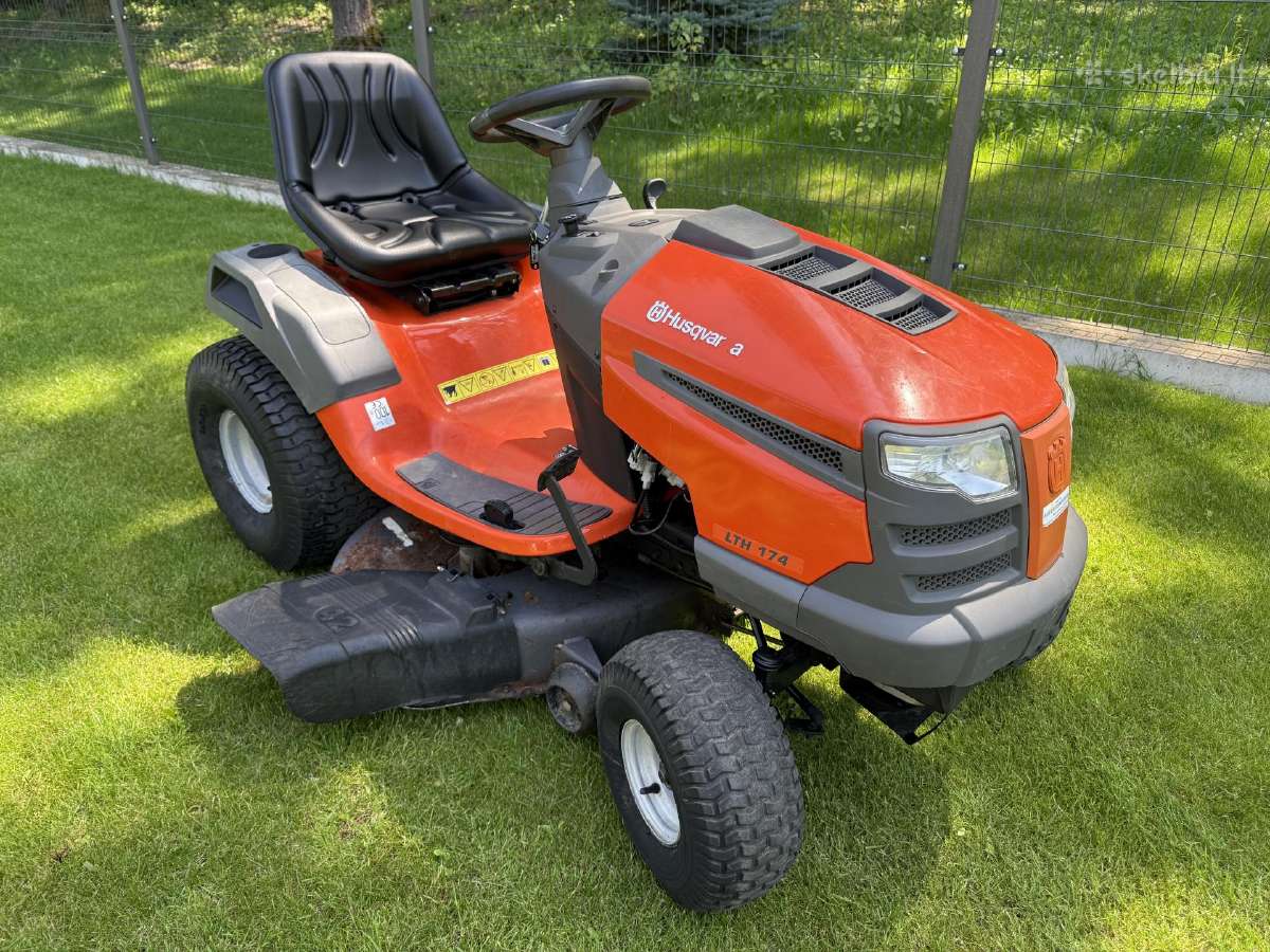 Sodo traktoriukas Husqvarna Lth174