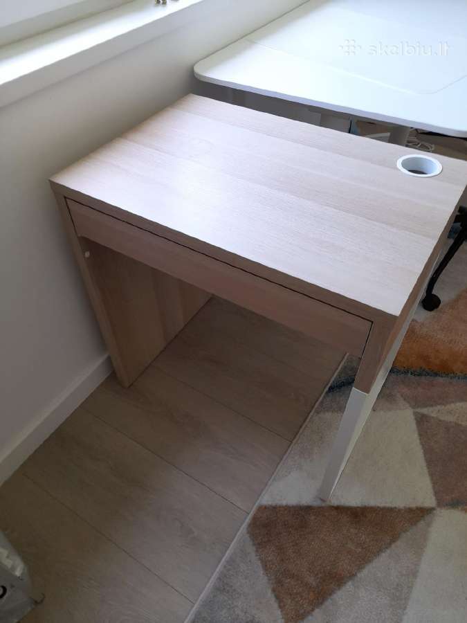 Micke Ikea rašomas stalas.
