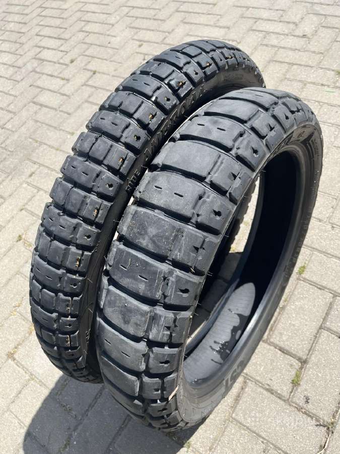 Moto padangos Ambro A4
