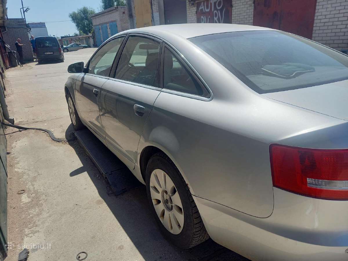 Audi a6c6 su variklio defekru