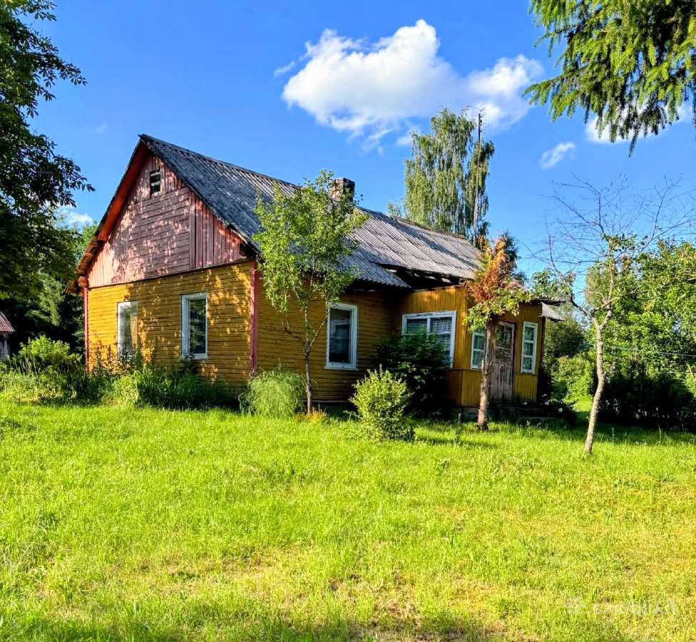 Sodyba su nuosavu mišku ir žemės sklypu