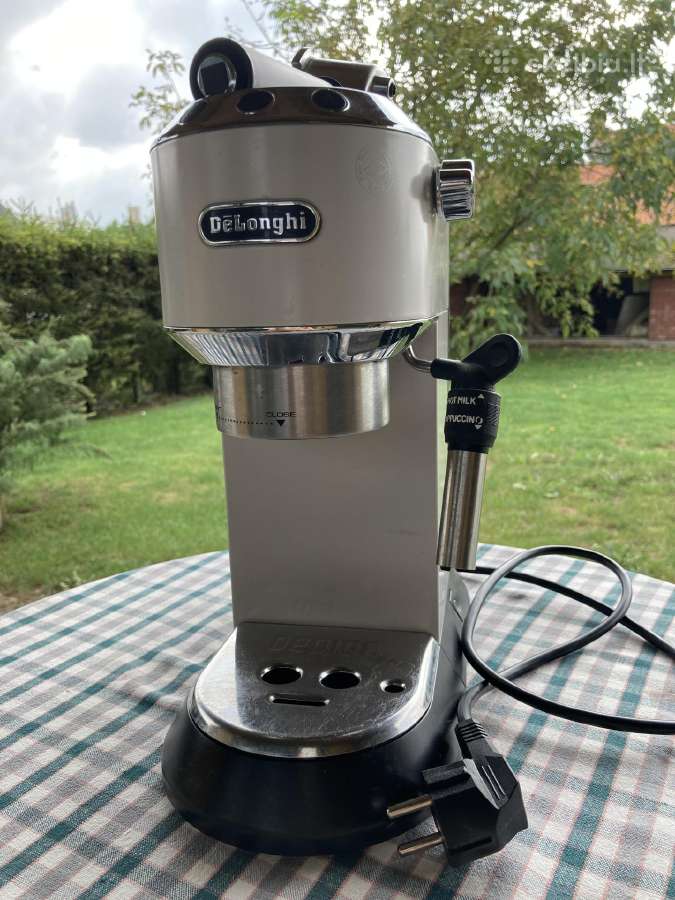 Pusiau automatinis kavos aparatas Delonghi Ec 685